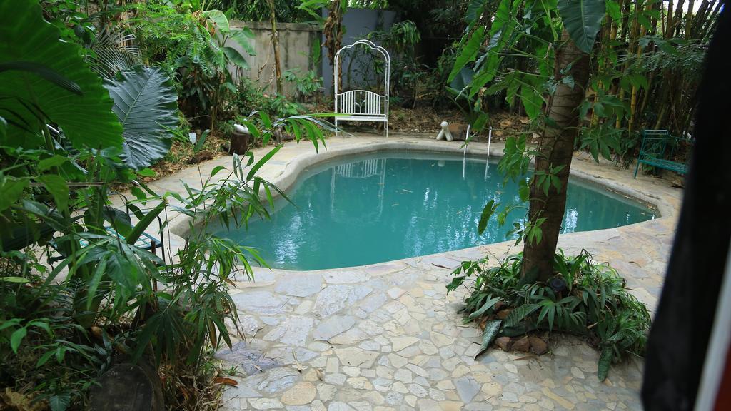 Bushman Cafe Hotel Abidjan Kültér fotó