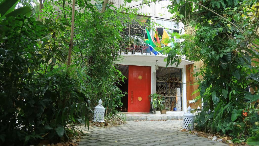 Bushman Cafe Hotel Abidjan Kültér fotó