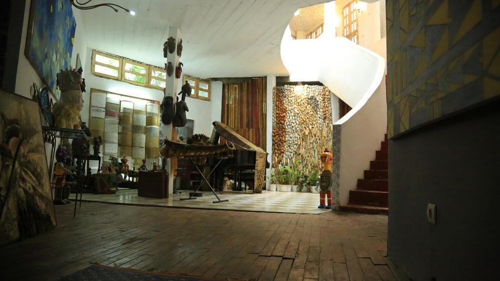 Bushman Cafe Hotel Abidjan Kültér fotó