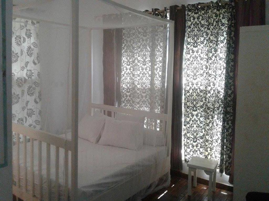 Bushman Cafe Hotel Abidjan Kültér fotó