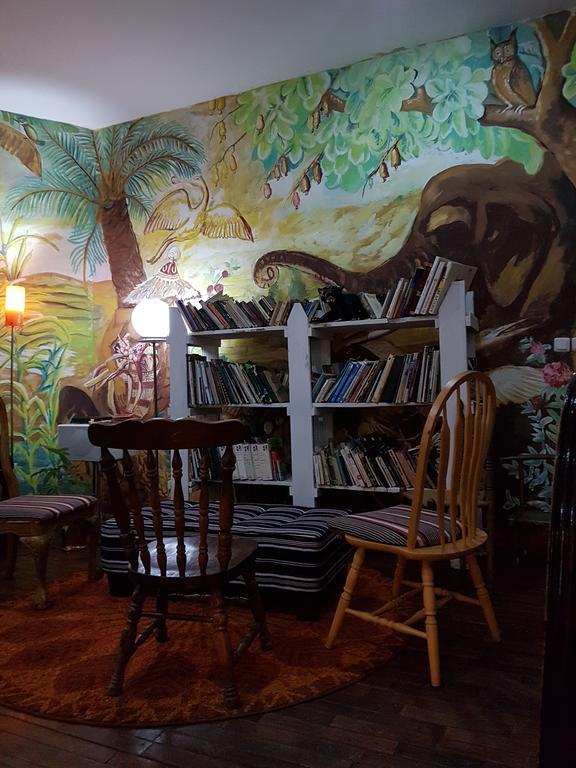 Bushman Cafe Hotel Abidjan Kültér fotó