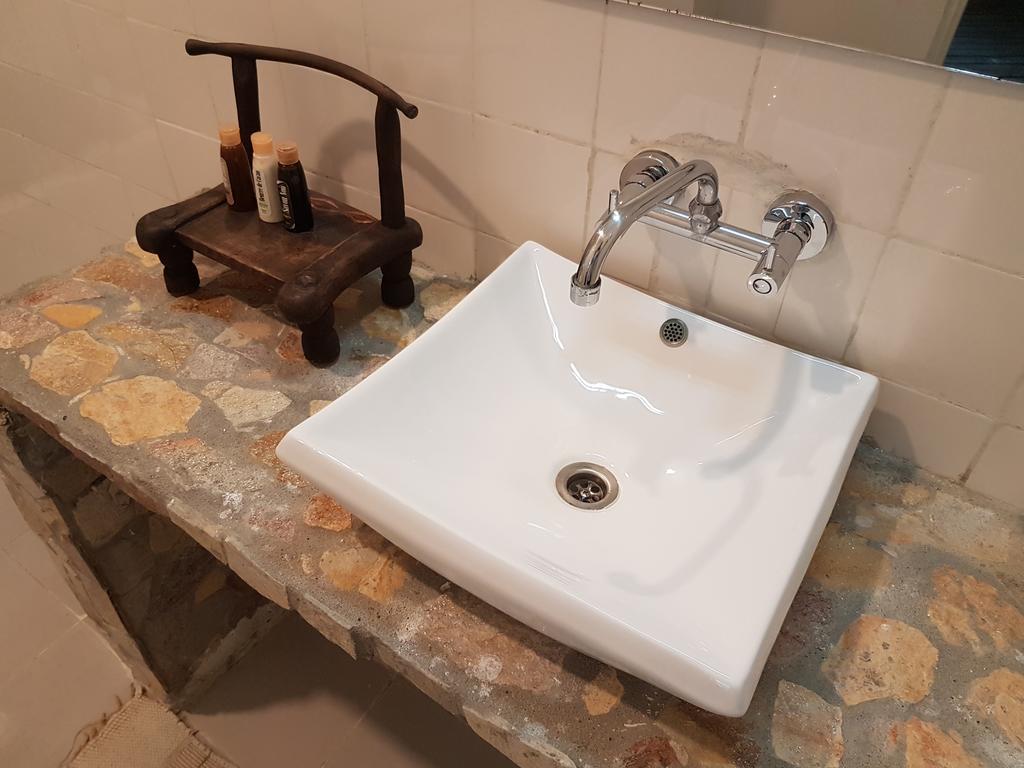 Bushman Cafe Hotel Abidjan Kültér fotó
